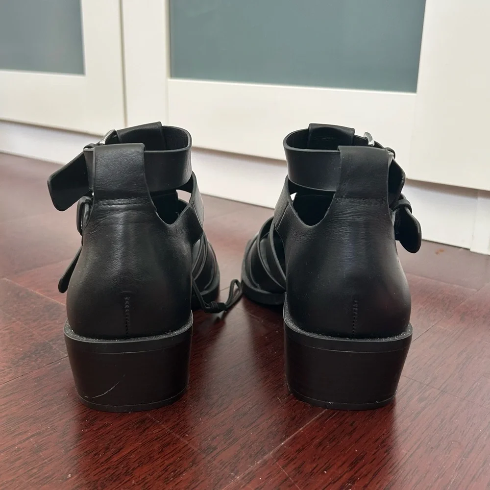 Zara Black Strappy Buckle Block Heel Sandals - Picture 5 of 7
